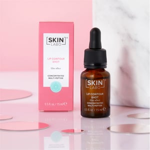 SKINLABO-SHOT-CONTORNO-LABBRA-MULTIPEPTIDE-AMBIENTATA
