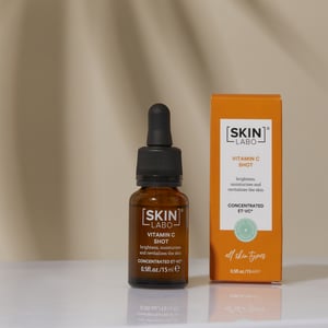 SKINLABO-SHOT-DI-VITAMINA-C-CONCENTRATA-AMBIENTATA